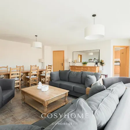 Des Alpes - Family - By Cosyhome كرانز مونتانا