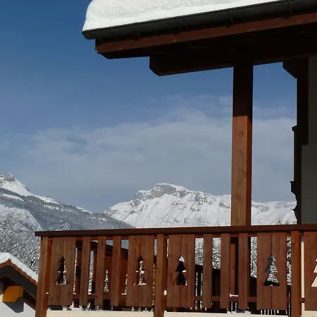 Des Alpes - Family - By Cosyhome كرانز مونتانا