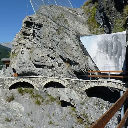 Des Alpes Bed and breakfast 3*